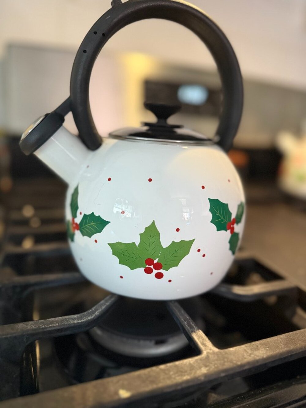 Martha Stewart Macy’s Christmas Holly Berry Whistling Tea Kettle 1.4 Qt